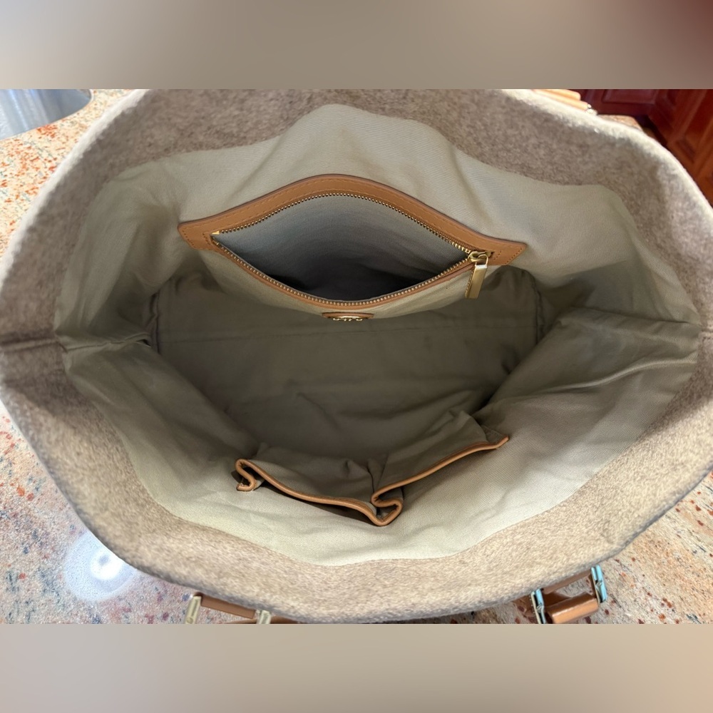 Tory Burch Dana Grayish Beige Wool/Leather Tote Bag Purse - Picture 11 of 16